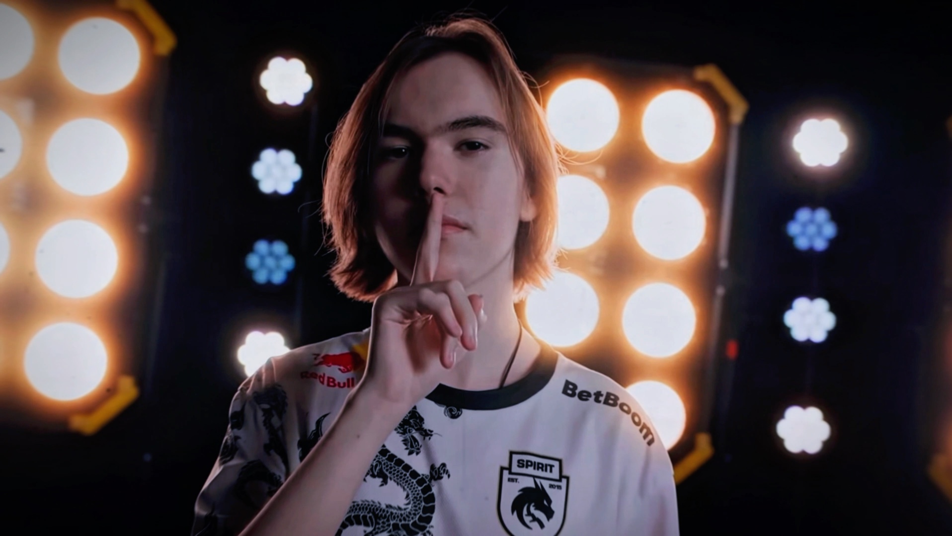 WBG官方：Theshy隔离期间确诊阳性 目前情况稳定 已转运进行隔离